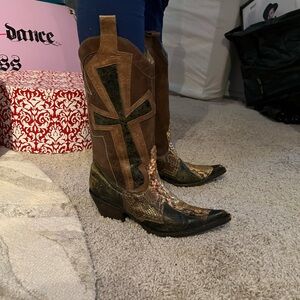 Stetson Brown and Black Heeled Boots